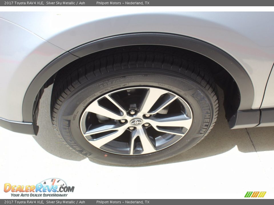 2017 Toyota RAV4 XLE Silver Sky Metallic / Ash Photo #5
