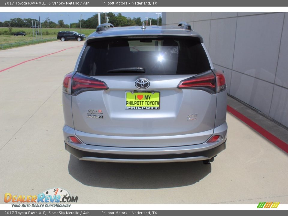 2017 Toyota RAV4 XLE Silver Sky Metallic / Ash Photo #7