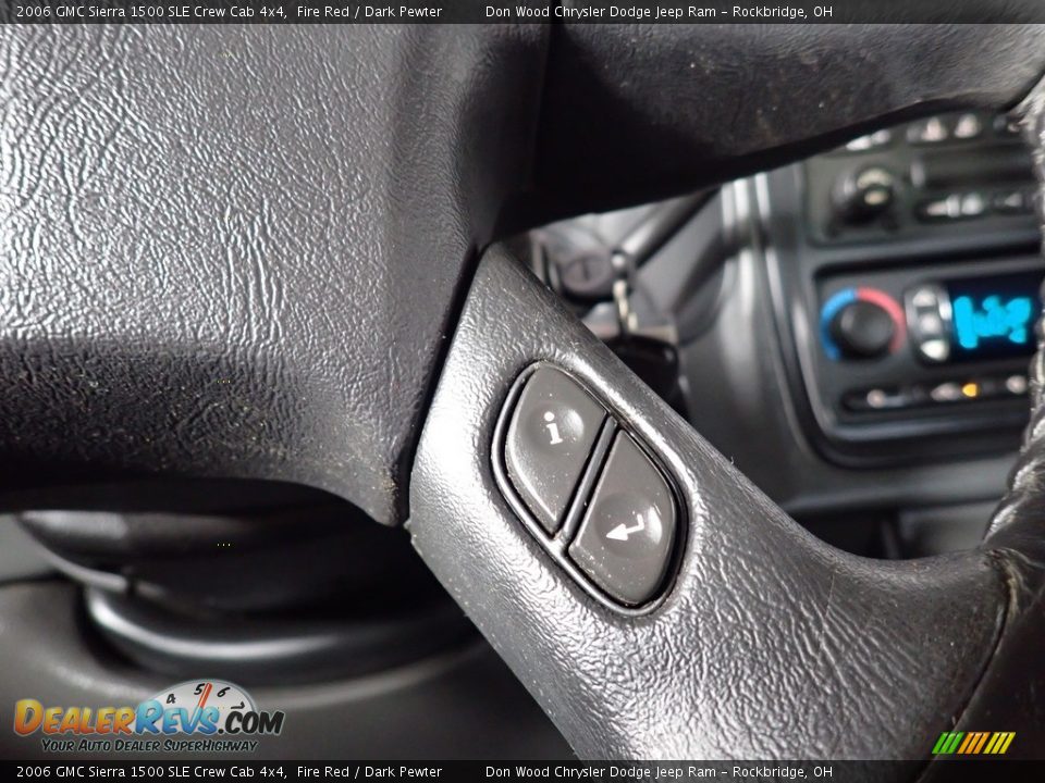2006 GMC Sierra 1500 SLE Crew Cab 4x4 Steering Wheel Photo #26