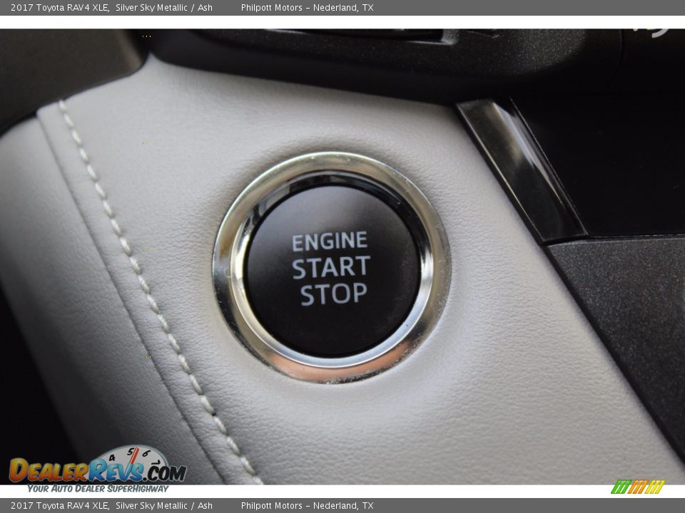2017 Toyota RAV4 XLE Silver Sky Metallic / Ash Photo #17