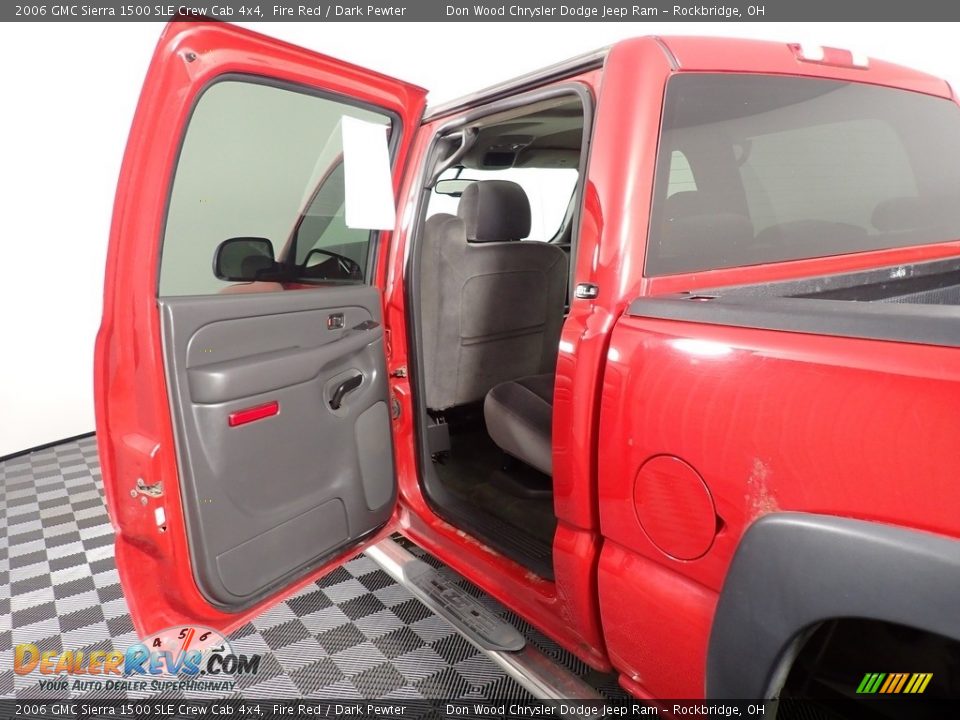 2006 GMC Sierra 1500 SLE Crew Cab 4x4 Fire Red / Dark Pewter Photo #33