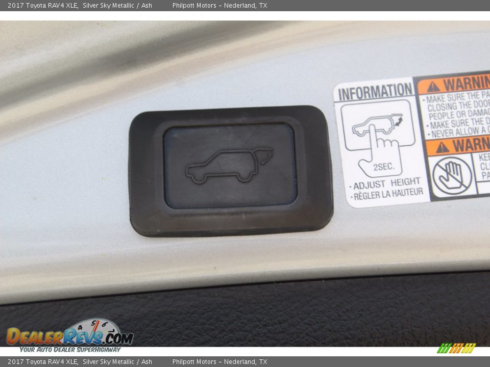2017 Toyota RAV4 XLE Silver Sky Metallic / Ash Photo #25