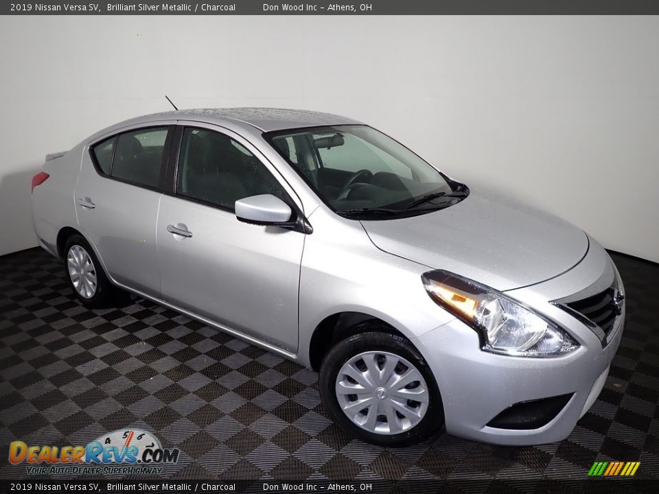 2019 Nissan Versa SV Brilliant Silver Metallic / Charcoal Photo #2