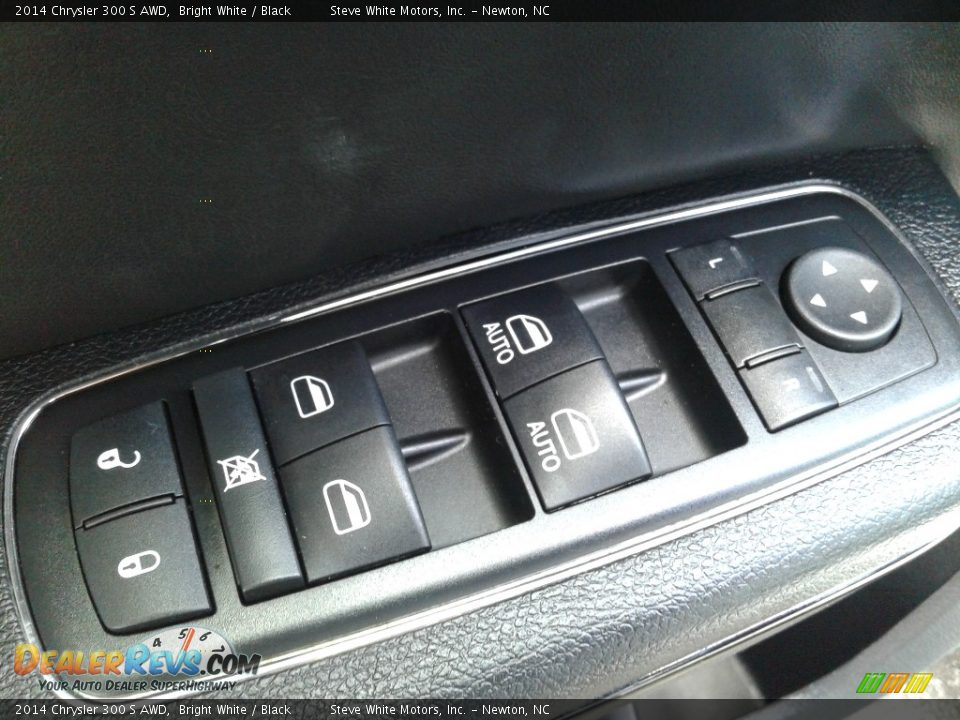 Door Panel of 2014 Chrysler 300 S AWD Photo #12