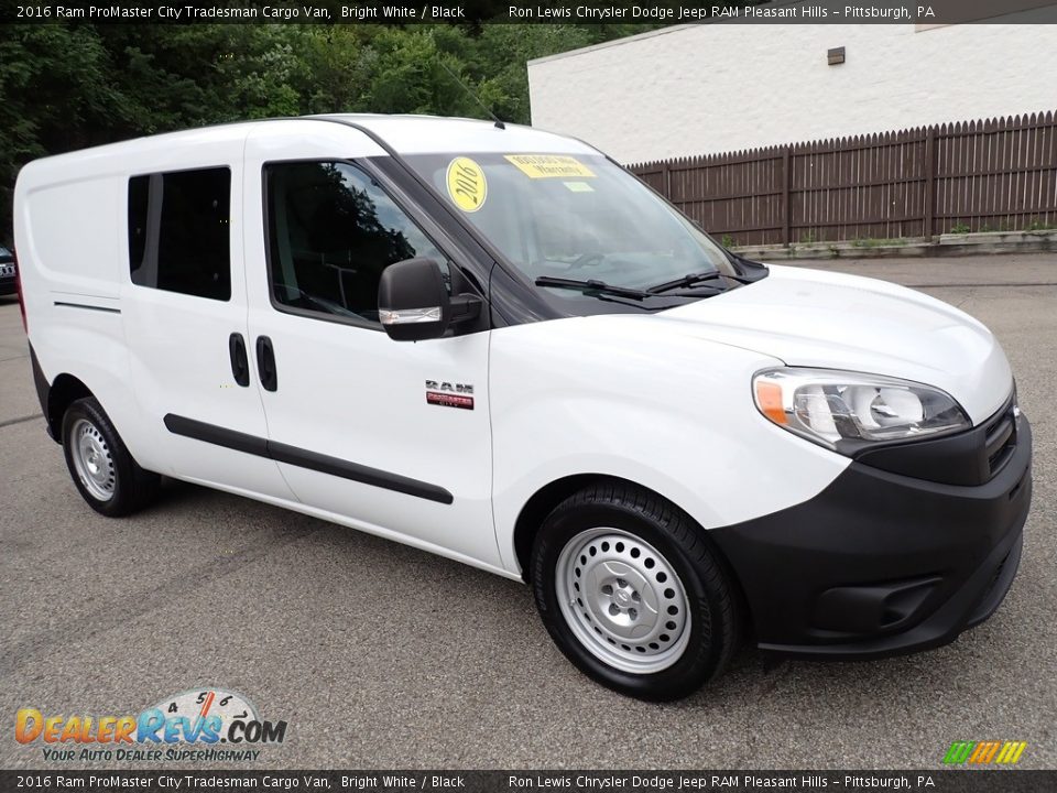 Front 3/4 View of 2016 Ram ProMaster City Tradesman Cargo Van Photo #8