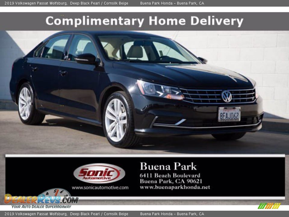 2019 Volkswagen Passat Wolfsburg Deep Black Pearl / Cornsilk Beige Photo #1