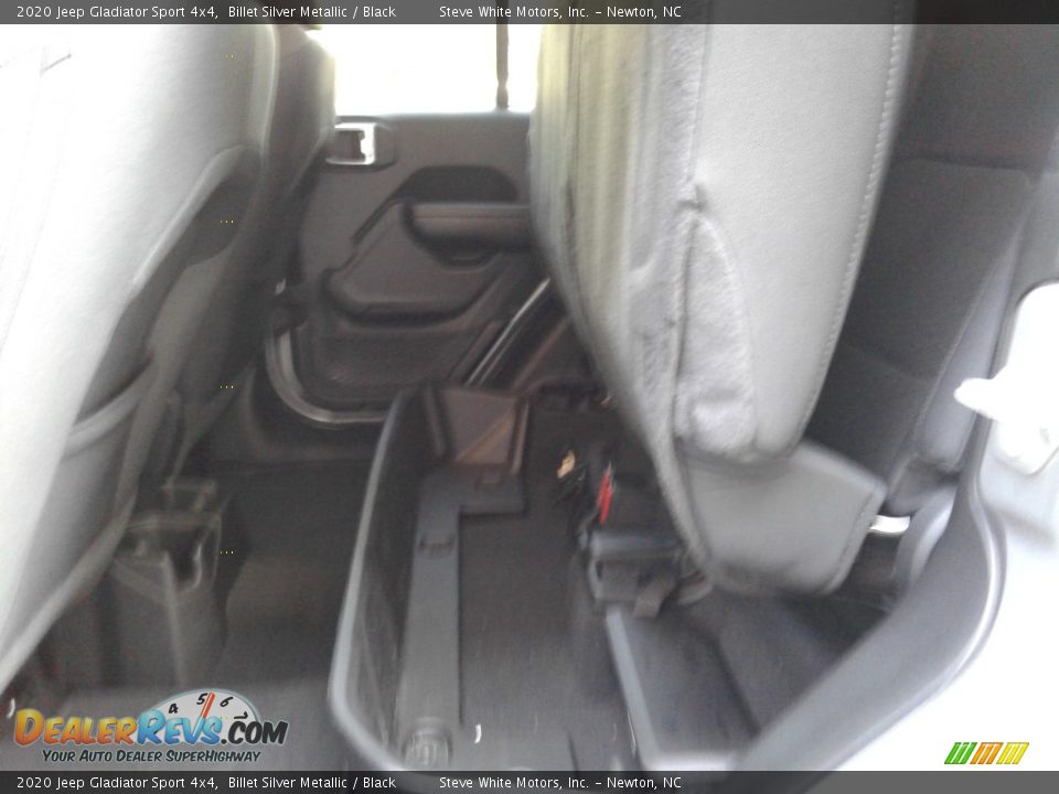 2020 Jeep Gladiator Sport 4x4 Billet Silver Metallic / Black Photo #17