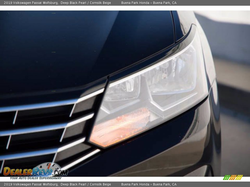 2019 Volkswagen Passat Wolfsburg Deep Black Pearl / Cornsilk Beige Photo #9