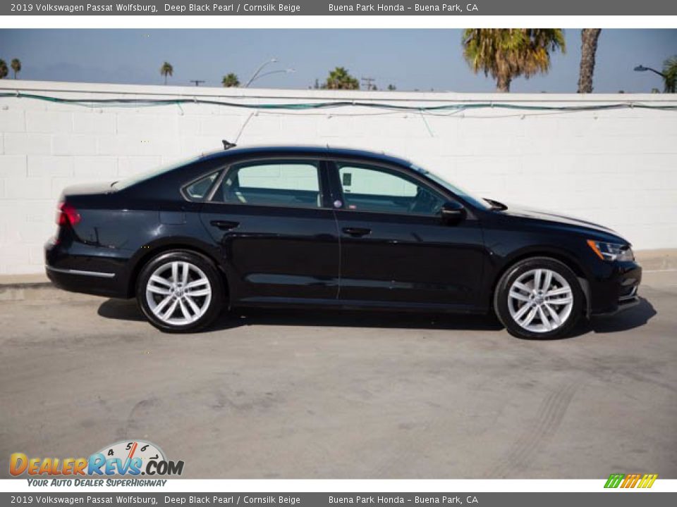 2019 Volkswagen Passat Wolfsburg Deep Black Pearl / Cornsilk Beige Photo #14