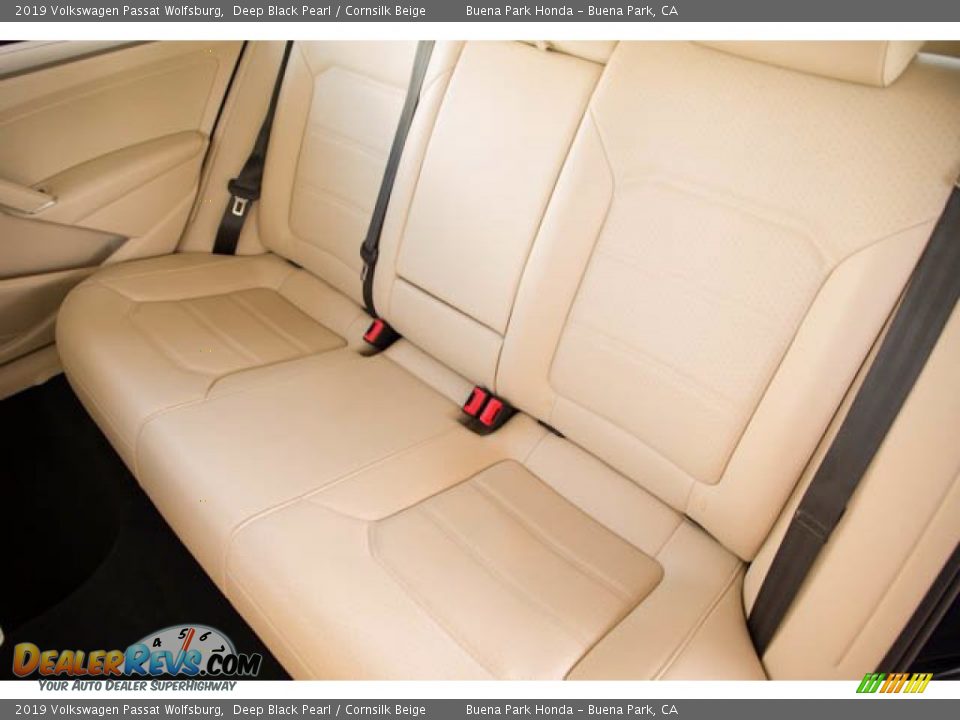 2019 Volkswagen Passat Wolfsburg Deep Black Pearl / Cornsilk Beige Photo #20