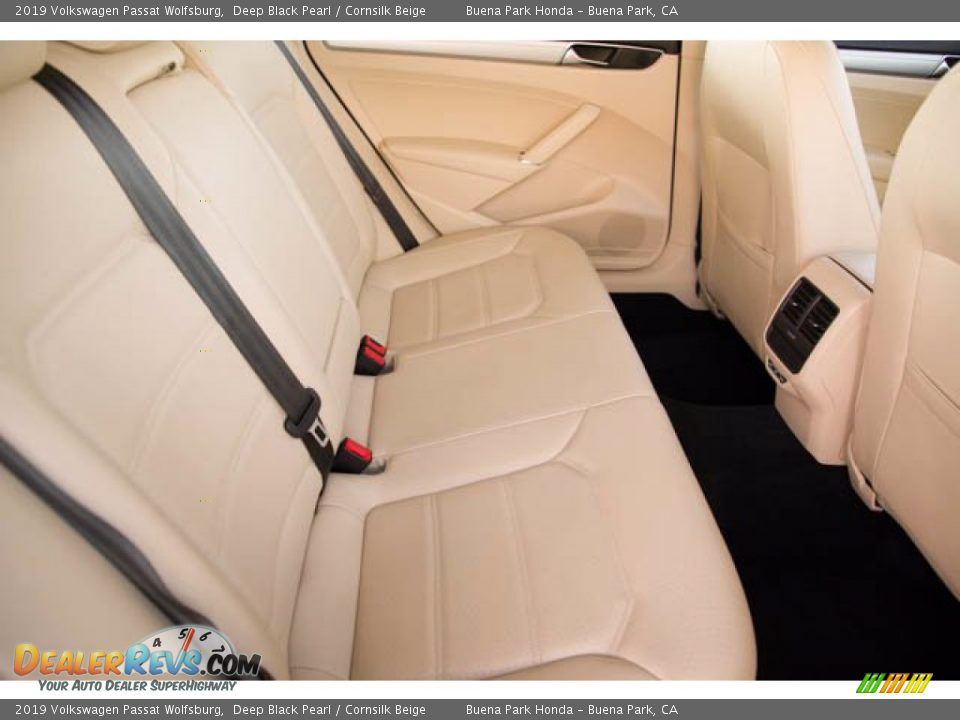 2019 Volkswagen Passat Wolfsburg Deep Black Pearl / Cornsilk Beige Photo #22