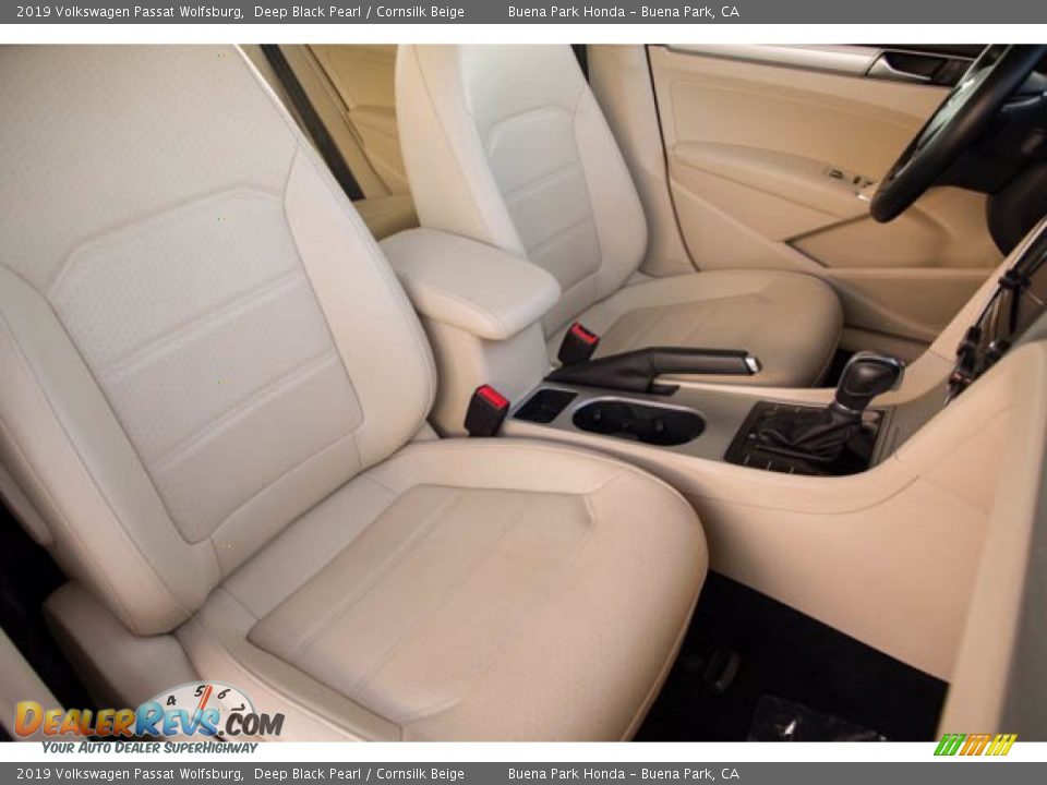 2019 Volkswagen Passat Wolfsburg Deep Black Pearl / Cornsilk Beige Photo #25