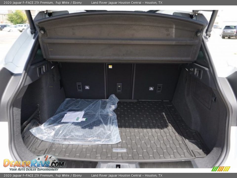 2020 Jaguar F-PACE 25t Premium Fuji White / Ebony Photo #34