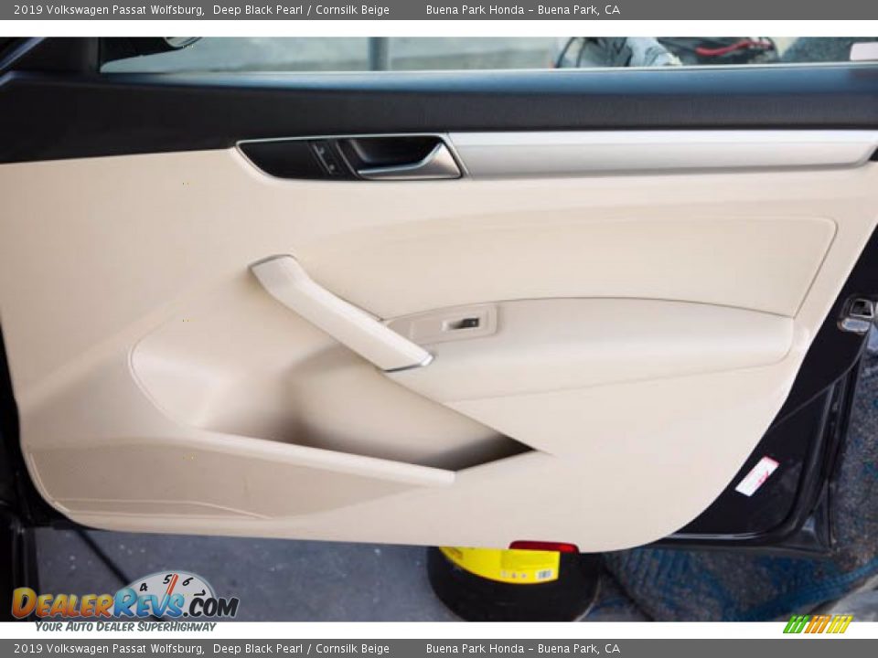 2019 Volkswagen Passat Wolfsburg Deep Black Pearl / Cornsilk Beige Photo #33