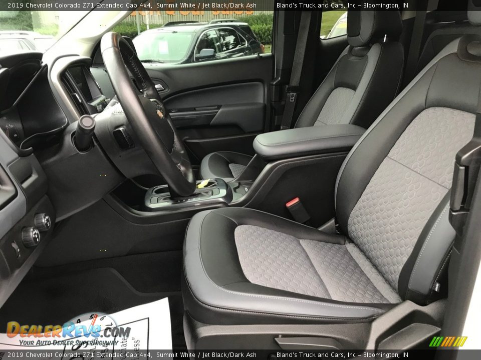 Front Seat of 2019 Chevrolet Colorado Z71 Extended Cab 4x4 Photo #12