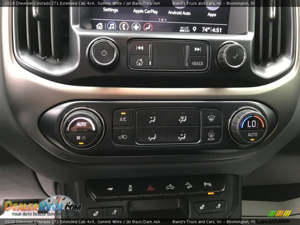 Controls of 2019 Chevrolet Colorado Z71 Extended Cab 4x4 Photo #27