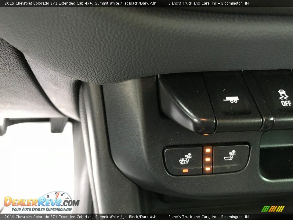 Controls of 2019 Chevrolet Colorado Z71 Extended Cab 4x4 Photo #28