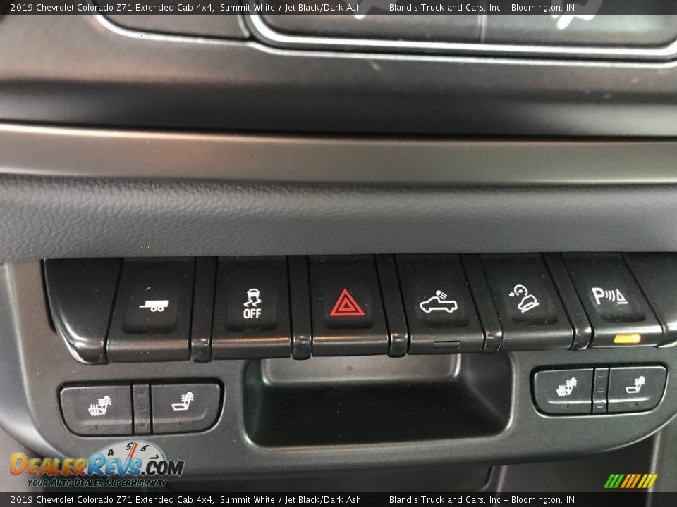 Controls of 2019 Chevrolet Colorado Z71 Extended Cab 4x4 Photo #30