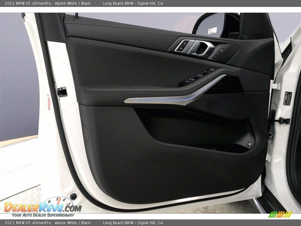 Door Panel of 2021 BMW X5 xDrive45e Photo #13