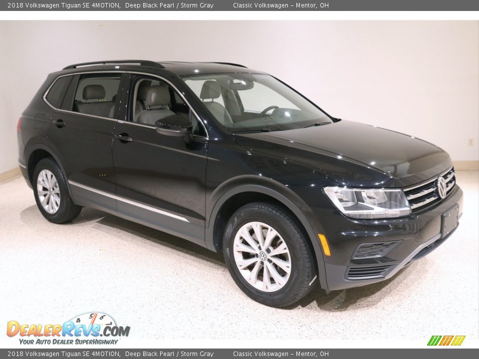Front 3/4 View of 2018 Volkswagen Tiguan SE 4MOTION Photo #1