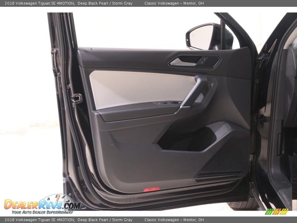 2018 Volkswagen Tiguan SE 4MOTION Deep Black Pearl / Storm Gray Photo #4