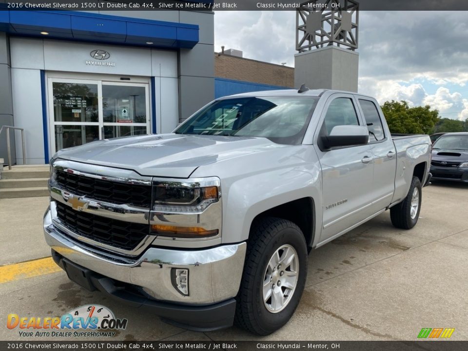 Front 3/4 View of 2016 Chevrolet Silverado 1500 LT Double Cab 4x4 Photo #1