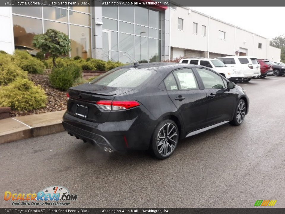 2021 Toyota Corolla SE Black Sand Pearl / Black Photo #32