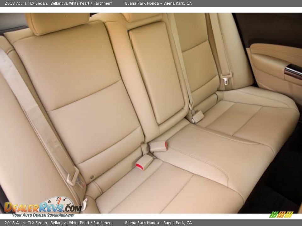 2018 Acura TLX Sedan Bellanova White Pearl / Parchment Photo #24