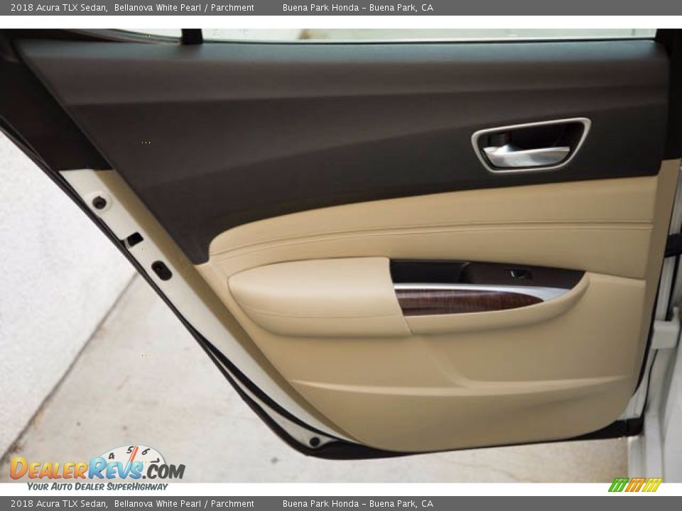 2018 Acura TLX Sedan Bellanova White Pearl / Parchment Photo #33