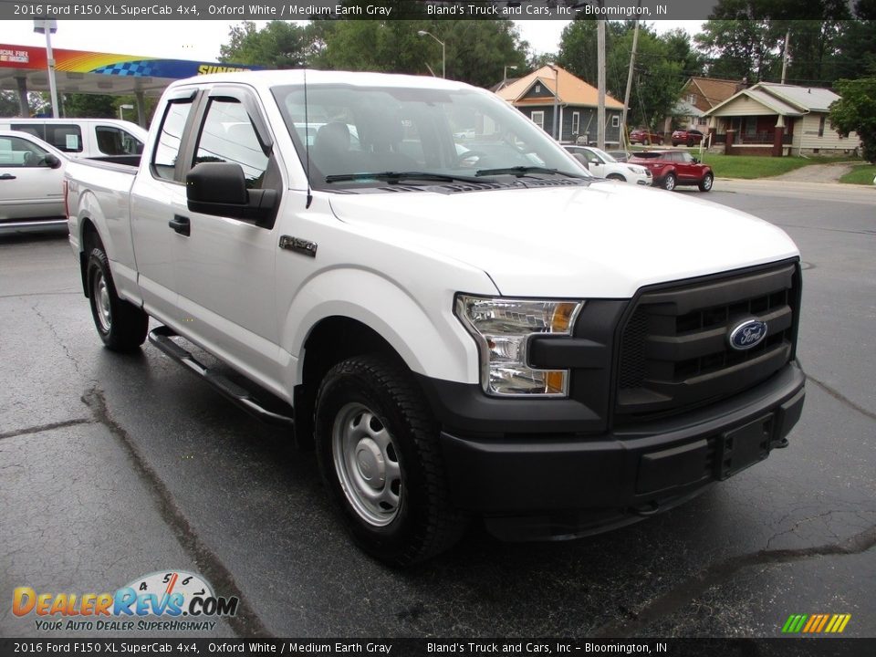 Front 3/4 View of 2016 Ford F150 XL SuperCab 4x4 Photo #5