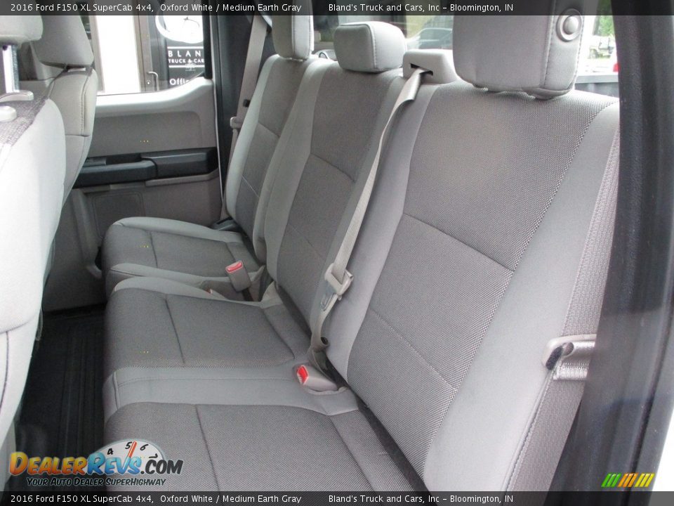 2016 Ford F150 XL SuperCab 4x4 Oxford White / Medium Earth Gray Photo #9