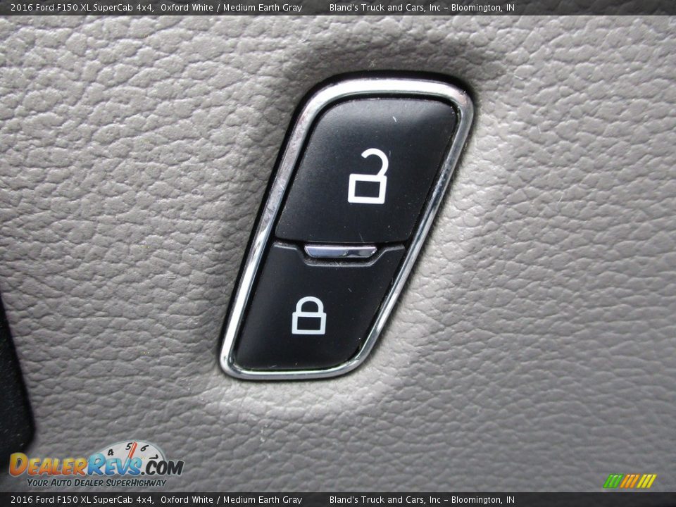 2016 Ford F150 XL SuperCab 4x4 Oxford White / Medium Earth Gray Photo #11
