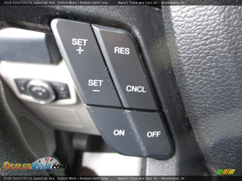 2016 Ford F150 XL SuperCab 4x4 Oxford White / Medium Earth Gray Photo #17
