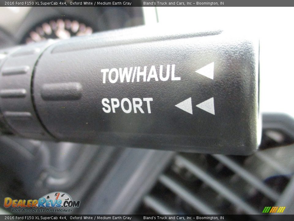 2016 Ford F150 XL SuperCab 4x4 Oxford White / Medium Earth Gray Photo #20