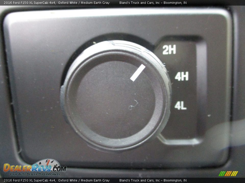2016 Ford F150 XL SuperCab 4x4 Oxford White / Medium Earth Gray Photo #21