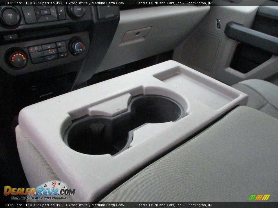 2016 Ford F150 XL SuperCab 4x4 Oxford White / Medium Earth Gray Photo #26