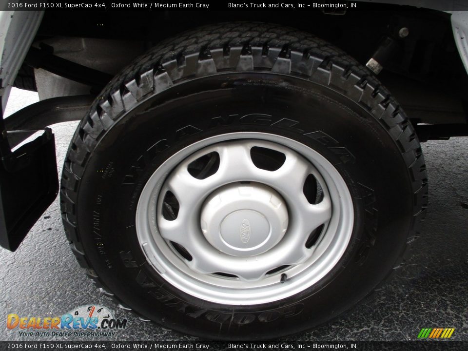 2016 Ford F150 XL SuperCab 4x4 Oxford White / Medium Earth Gray Photo #30
