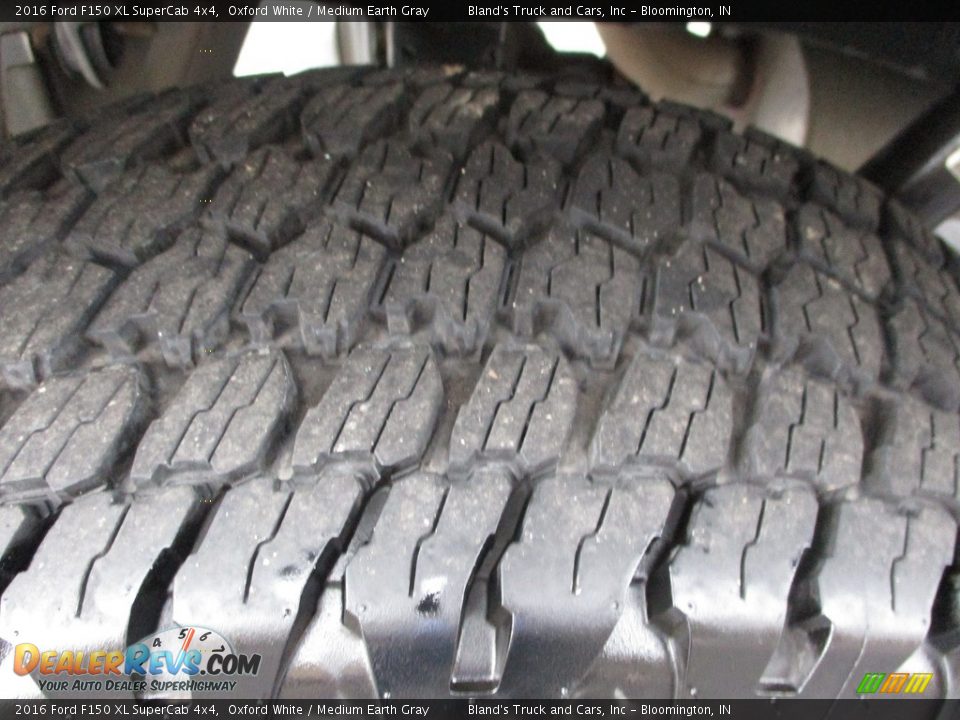2016 Ford F150 XL SuperCab 4x4 Oxford White / Medium Earth Gray Photo #31