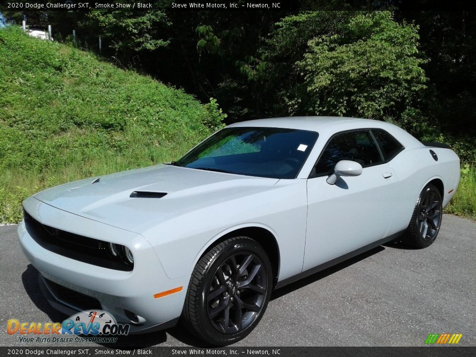 Front 3/4 View of 2020 Dodge Challenger SXT Photo #2