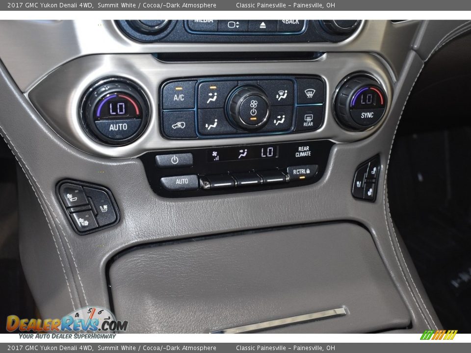 2017 GMC Yukon Denali 4WD Summit White / Cocoa/­Dark Atmosphere Photo #18