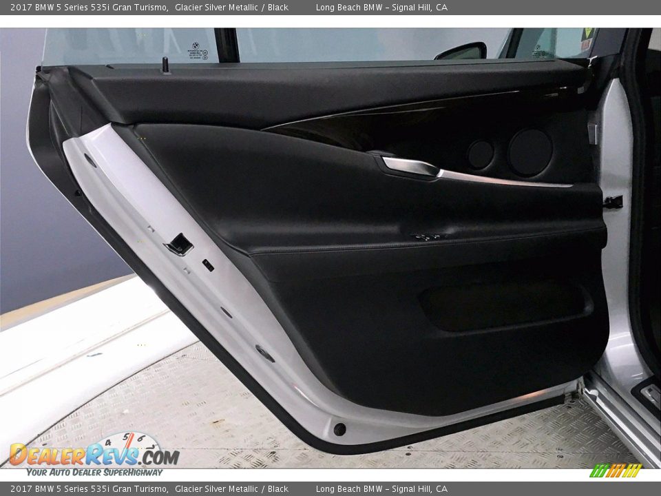 Door Panel of 2017 BMW 5 Series 535i Gran Turismo Photo #25