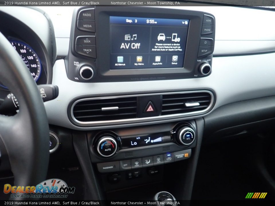 Controls of 2019 Hyundai Kona Limited AWD Photo #27