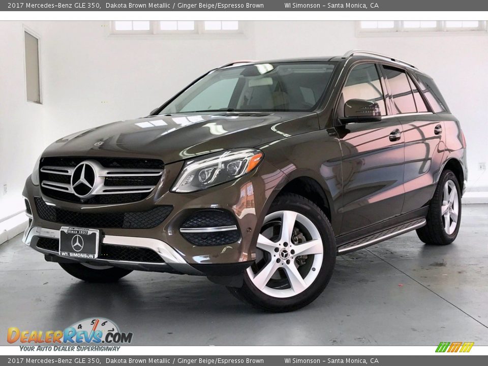 Front 3/4 View of 2017 Mercedes-Benz GLE 350 Photo #12