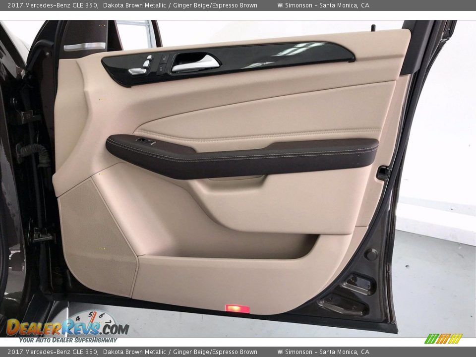 Door Panel of 2017 Mercedes-Benz GLE 350 Photo #30