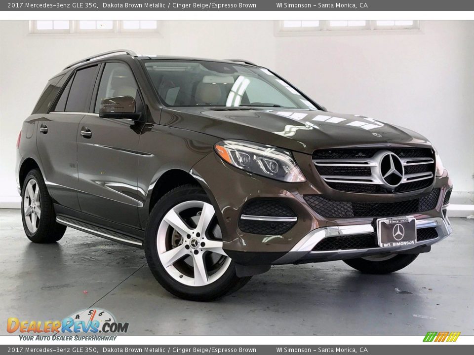 Front 3/4 View of 2017 Mercedes-Benz GLE 350 Photo #34