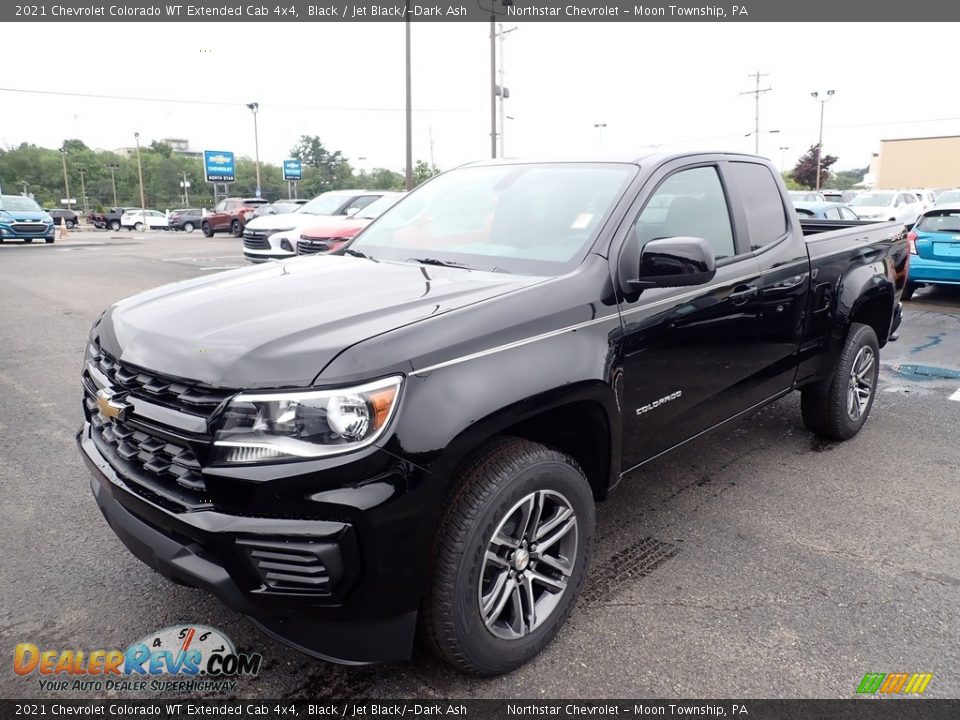 Front 3/4 View of 2021 Chevrolet Colorado WT Extended Cab 4x4 Photo #1