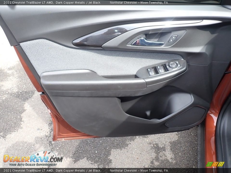 Door Panel of 2021 Chevrolet TrailBlazer LT AWD Photo #13