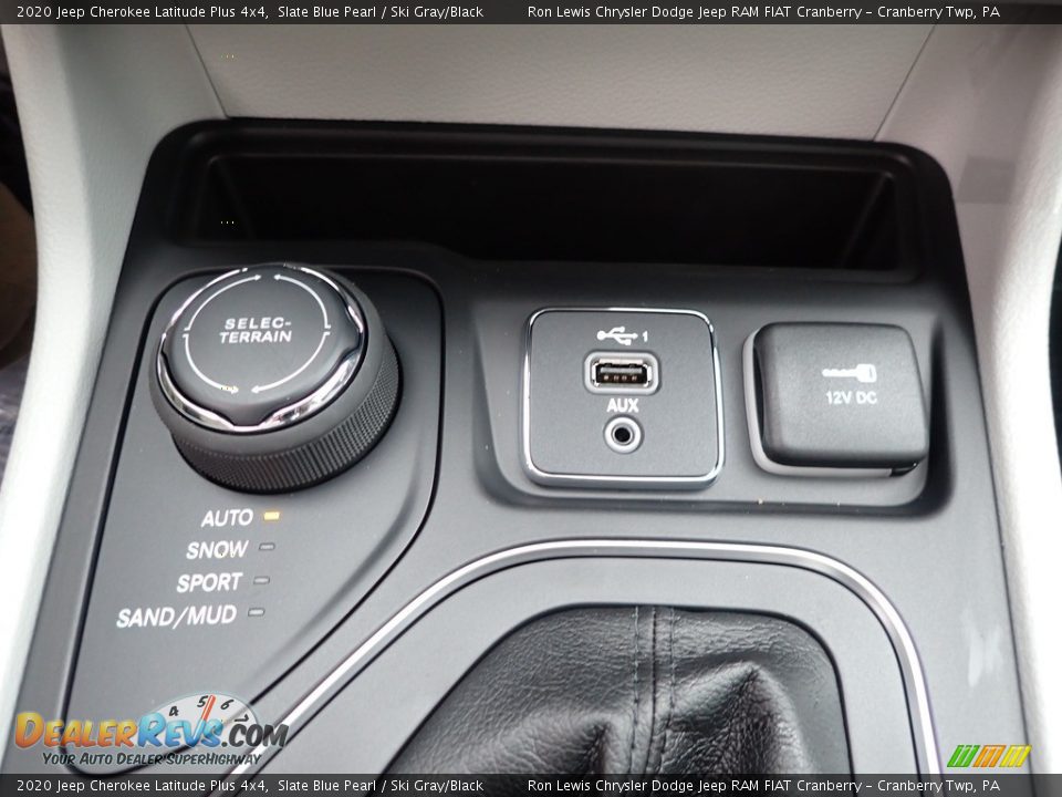 Controls of 2020 Jeep Cherokee Latitude Plus 4x4 Photo #20