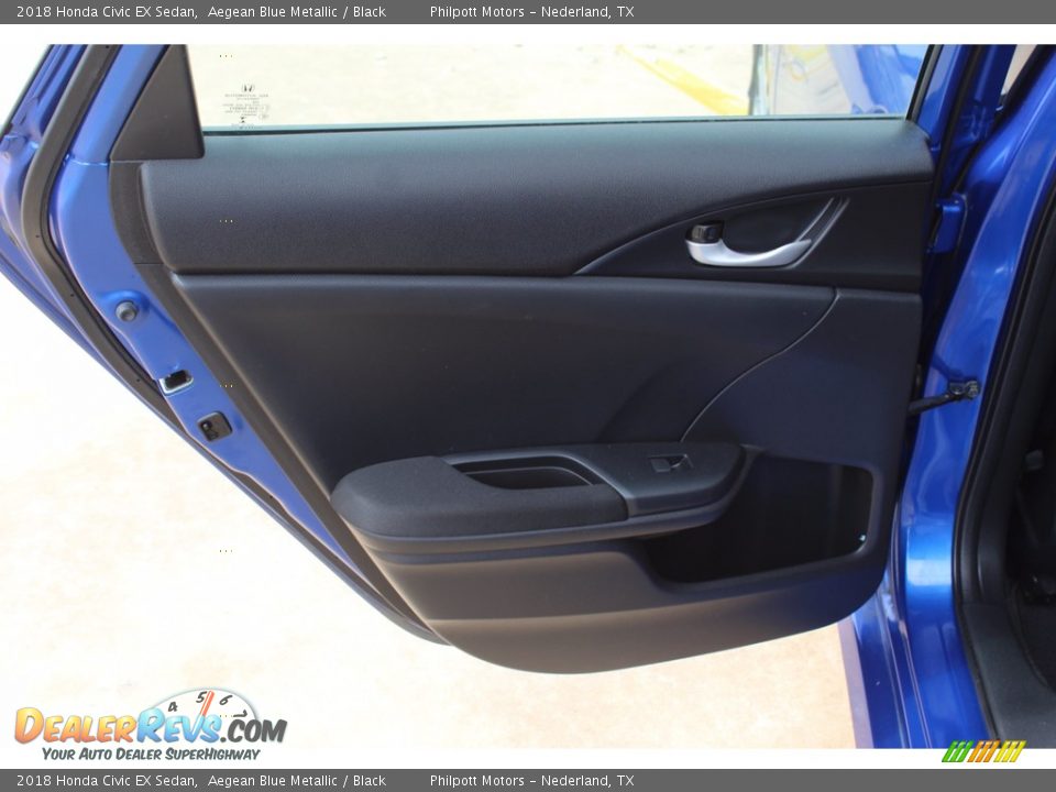 Door Panel of 2018 Honda Civic EX Sedan Photo #19