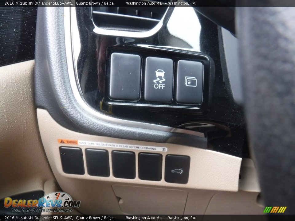 Controls of 2016 Mitsubishi Outlander SEL S-AWC Photo #17